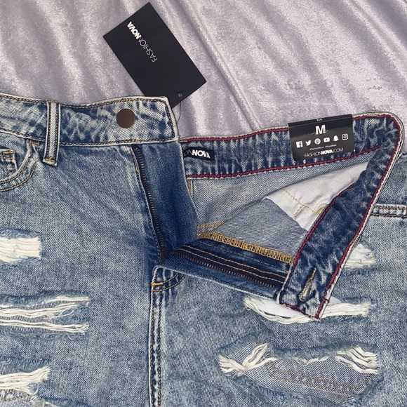 Fashion Nova “Triple Dismay Short” Light Blue Wash - Picture 3 of 4